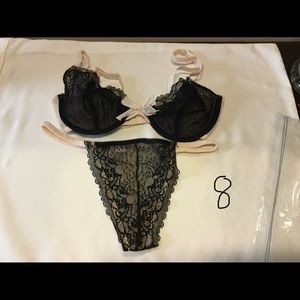 Bra and panty sets